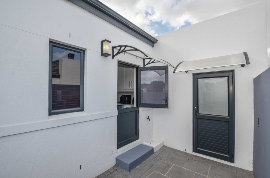 4 Bedroom Property for Sale in Heritage Park Western Cape